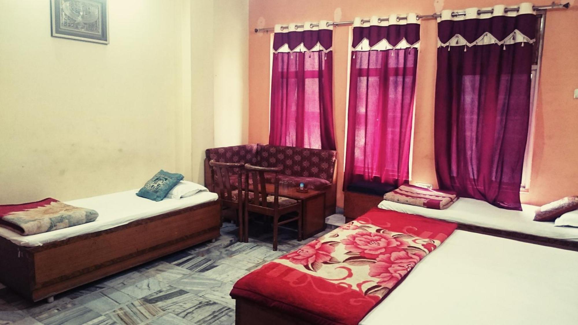 Hotel Aditya Inn Varanasi Ruang foto